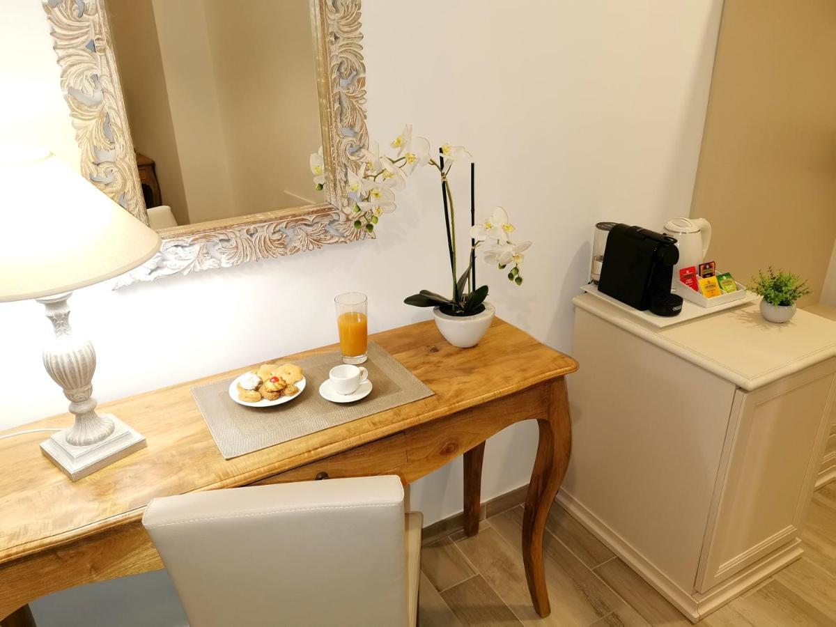 Porta Aragonese Luxury Rooms Palermo Exteriör bild