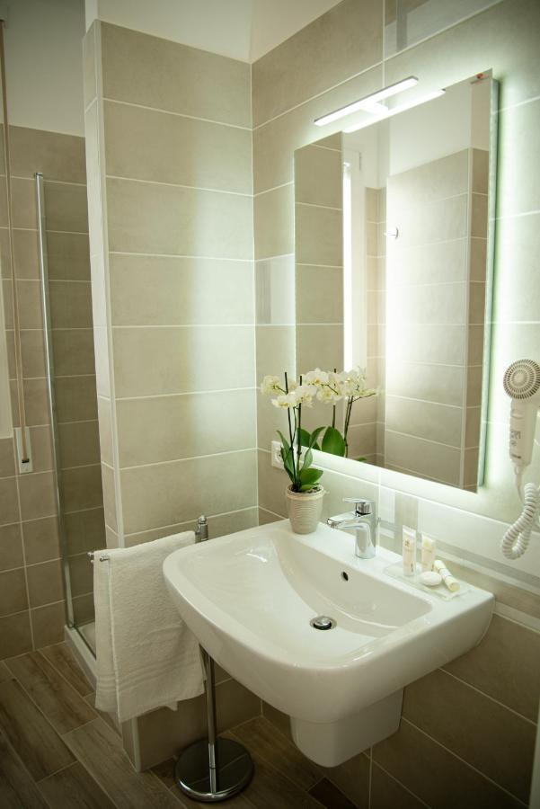 Porta Aragonese Luxury Rooms Palermo Exteriör bild