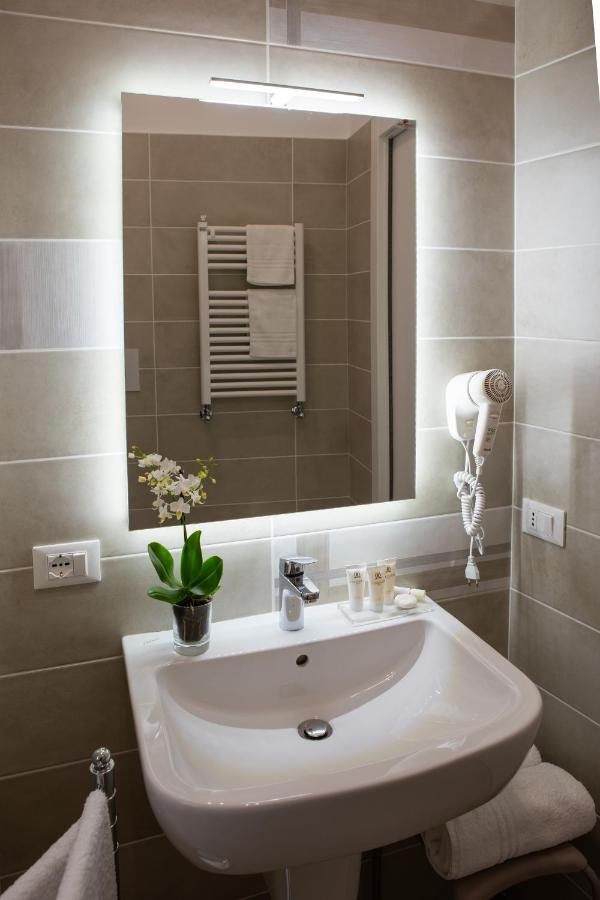 Porta Aragonese Luxury Rooms Palermo Exteriör bild