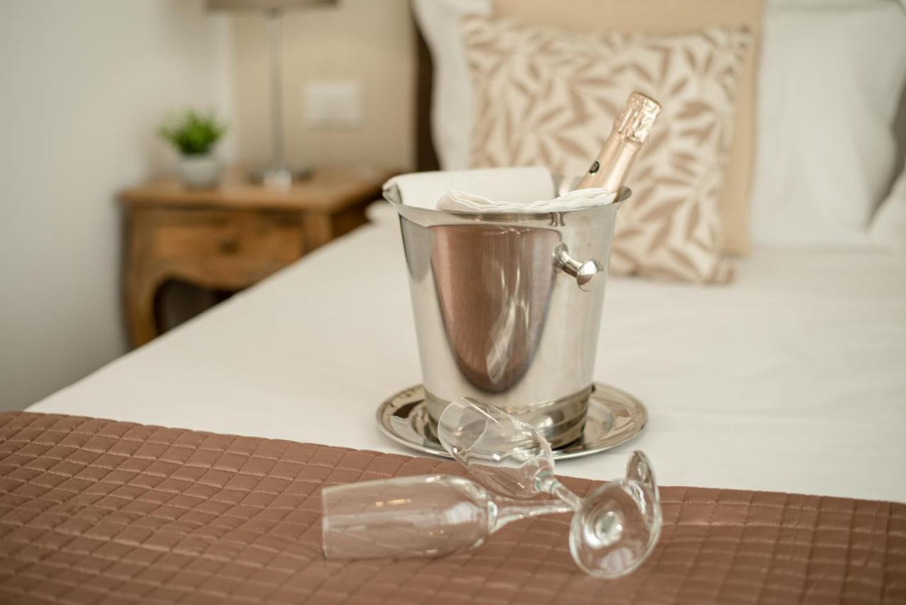 Porta Aragonese Luxury Rooms Palermo Exteriör bild